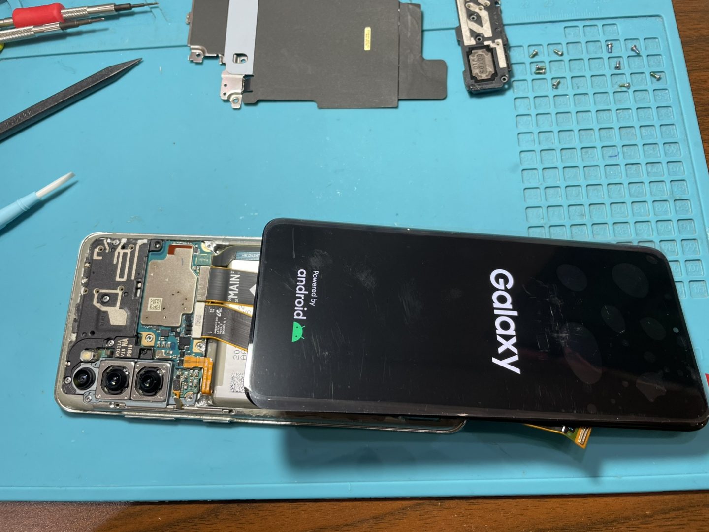 Galaxy s20 画面ワケアリ mqdefault.jpg